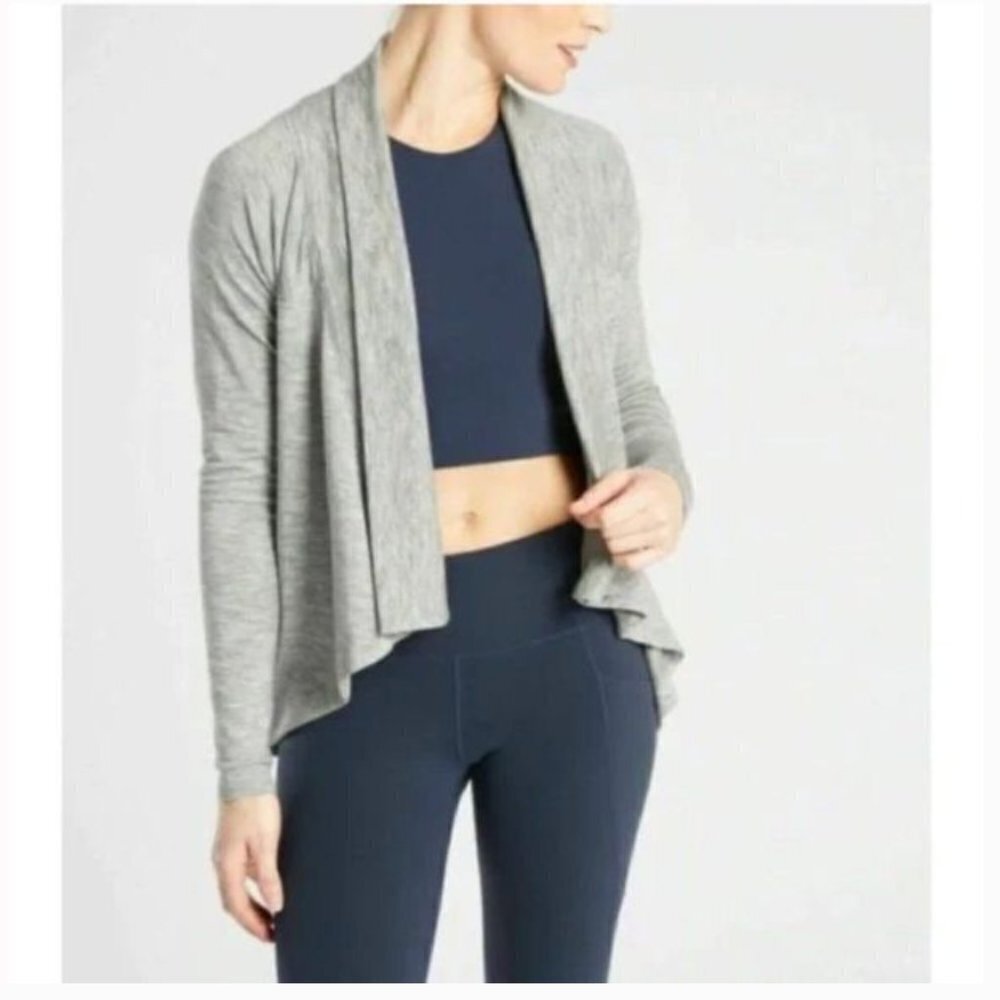 Athleta Nirvana Wear Two Ways Wrap Grey size Medium TALL